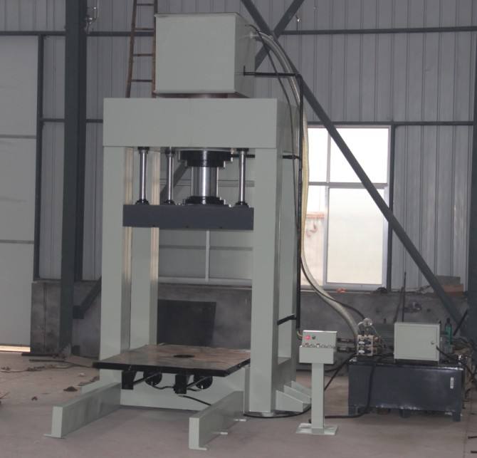 龍門式液壓機(jī)