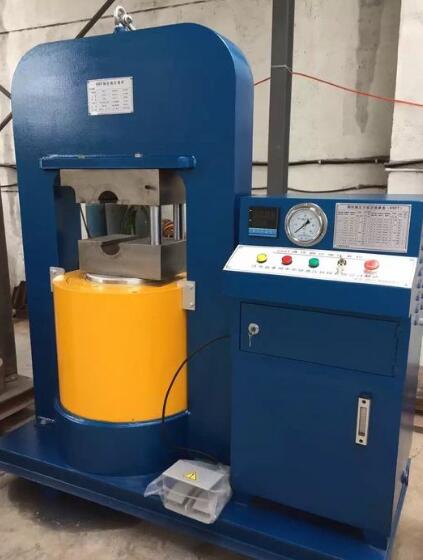 臥式單臂液壓機(jī)