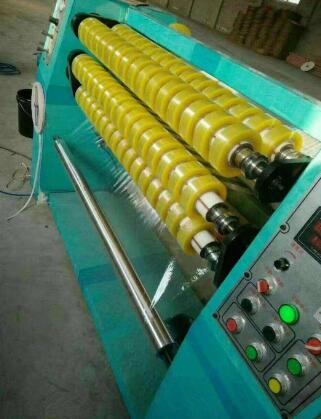 臺鋼膠帶分切機(jī)