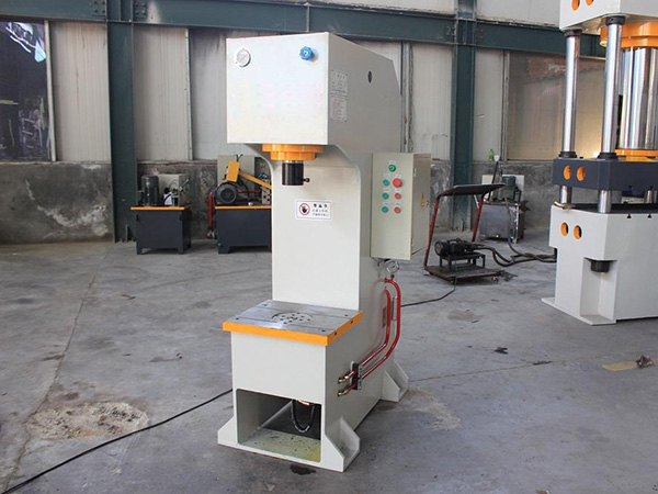 單柱液壓機(jī)