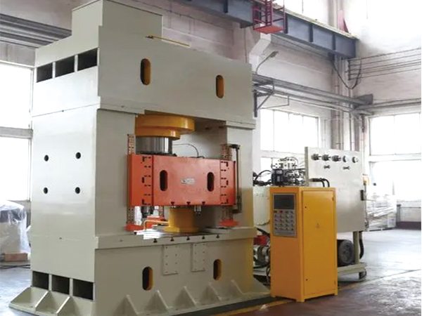 630噸龍門液壓機(jī)